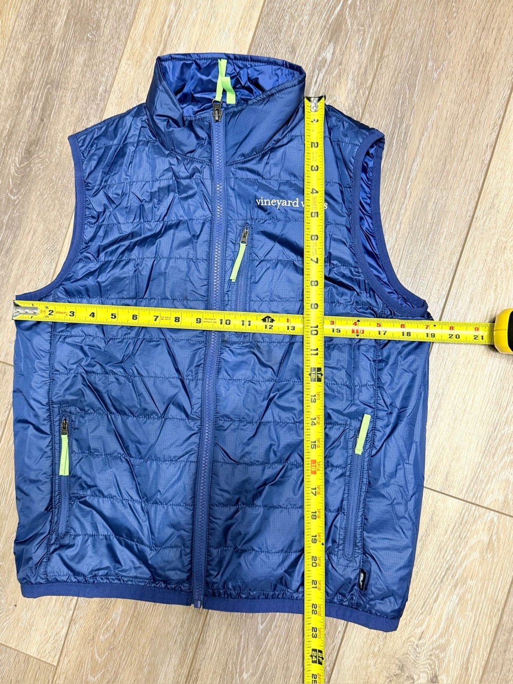 NWOT Vineyard Vines Kids Navy Quilted Puffer Vest with Neon Accents (L 16 ) - Picture 4 of 8